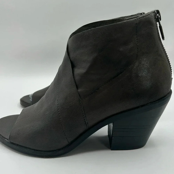 EILEEN FISHER 'Ink' Open Toe Block Heel Bootie  Sandal Gray Leather Size 7 - Picture 11 of 15